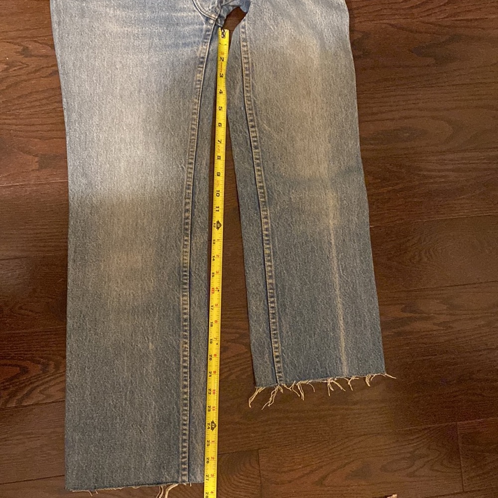 High Rise Vintage Levis - Picture 5 of 8